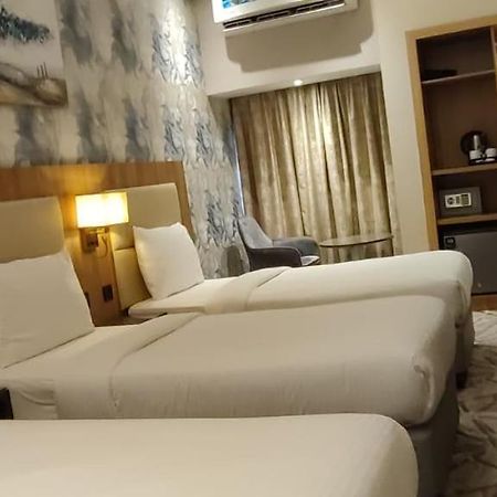 Sky Park Hotel Dubai Exteriör bild